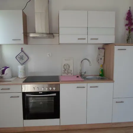 Lapis Apartment *