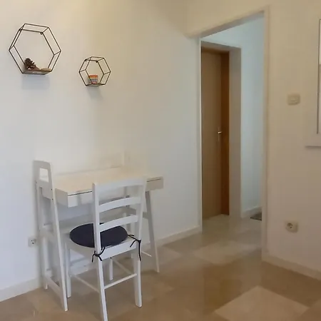 Appartamento Lapis Savar